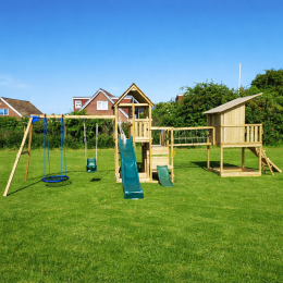 Penthouse, Beach Hut and swings
